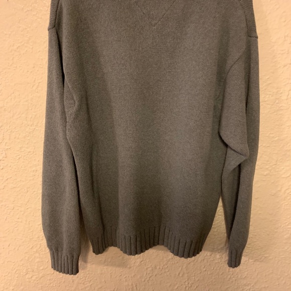 Tommy Hilfiger Men’s Classic V-Neck Cotton Sweater - Picture 5 of 5